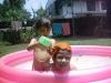 Sanam et Leila dans la piscine rose 3